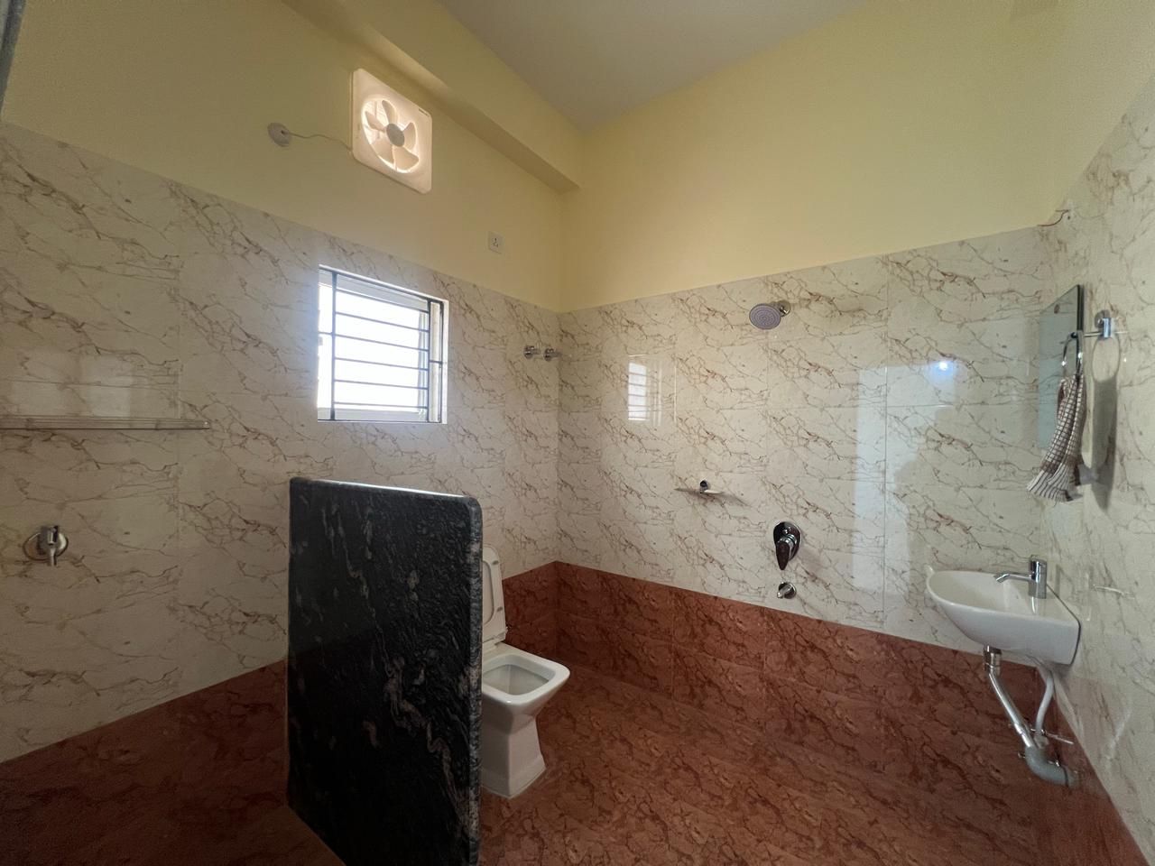 Unfurnished 3bhk in Ganeshguri, Guwahati, Assam, India for Rent